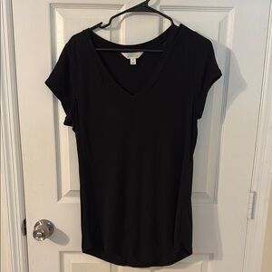 Market & Spruce Black Fitted Cap Sleeve Tee